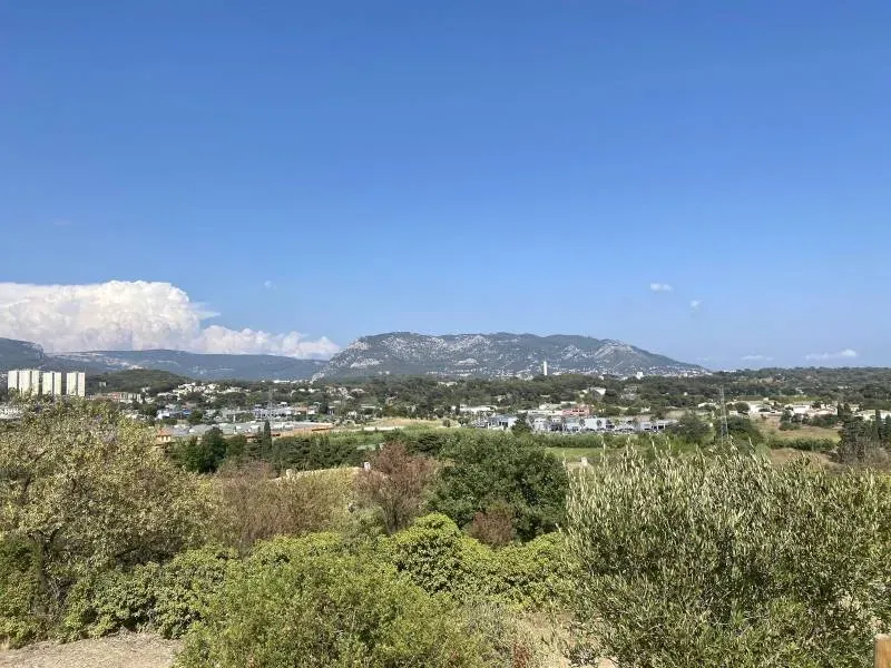 Terrassement de terrain constructible plat à La Ciotat